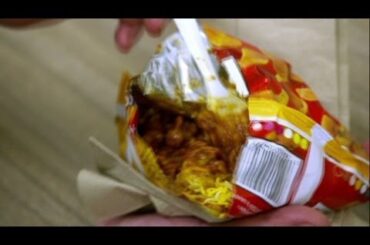 New Mexico: Anthony Bourdain tries a Frito Pie (Parts Unknown)
