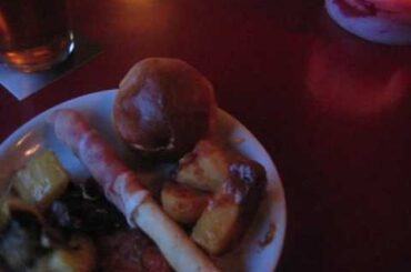 Free Dinner in the Canal District in Milan Italy