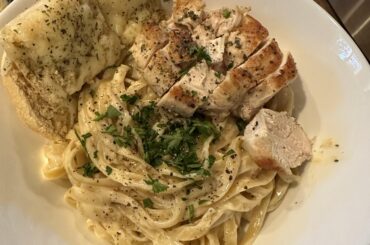 Chicken Alfredo.
