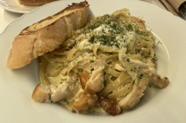 Tried out this chicken pasta at a cafe near our hotel. Quite filling!