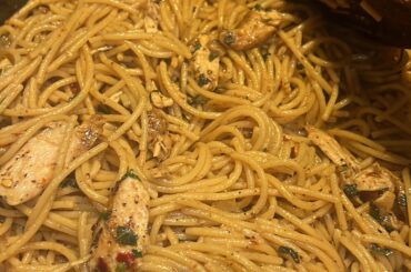 Aglio olio with smoked chicken, made this a few times now , simple yet so tasty !