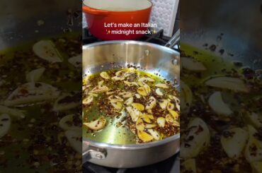 The BEST Aglio Olio Recipe On The INTERNET #reels #italy #spagetti #comfortfood