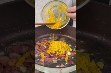 Creamy salted egg pasta #vietnamesefood #helenrecipes #easytocook #pastarecipe  #saltedeggyolk