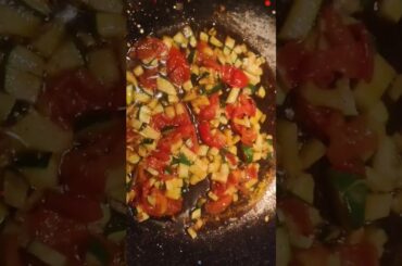 pasta con frutti di mare e zucchini #italia #italianfood