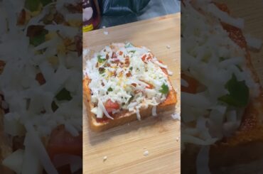 Bread Pizza | veg mini pizza #youtubeshorts #shorts #bread #pizza #cheese #viral #trending