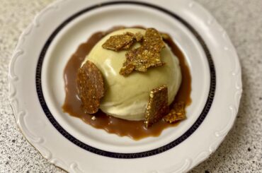 Semifreddo al pistacchio con caramello e croccante