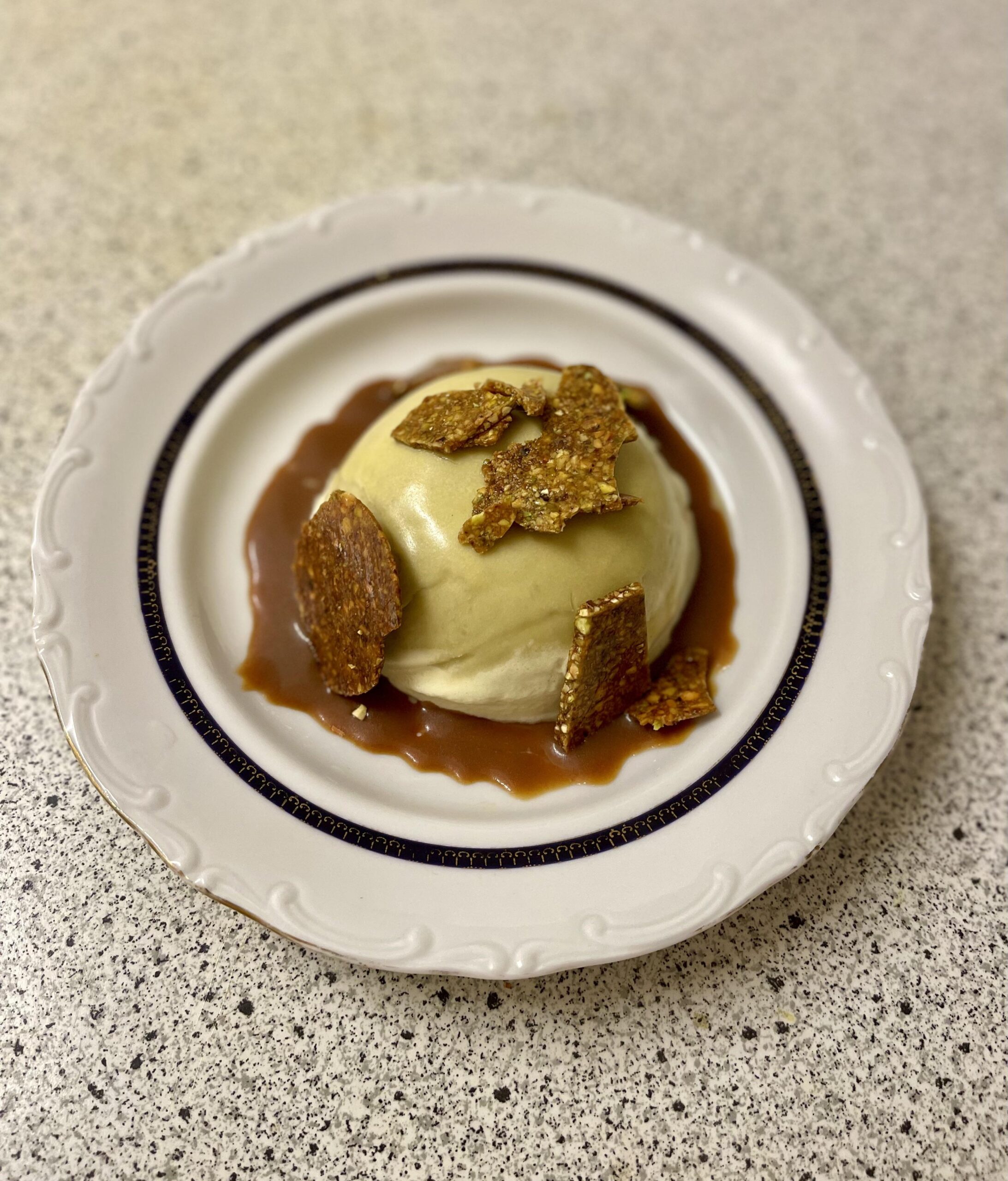 Semifreddo al pistacchio con caramello e croccante Semifreddo al pistacchio con caramello e croccante