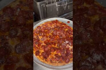 THE SEXIEST PEPPERONI PIZZA