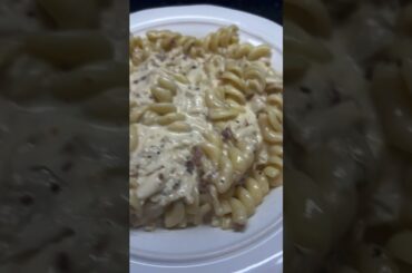 Italian chicken cheese and noodles