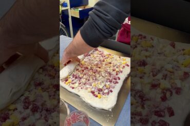 Casatiellosauro #pizzasauro #casatiello #napoli #dough #italiancooking #italianfood #pizzalover