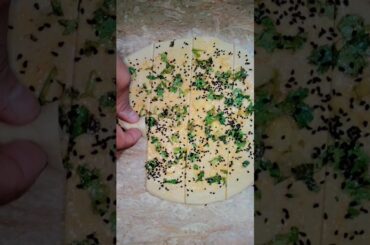 Delicious Kalwanji Masala Paratha | Kalwanji Paratha | Masala Paratha Recipe #short #shorts #paratha