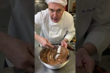 This chocolate mousse will satisfy your sweet tooth. #chocolatemousse #chocolatelovers #recipes