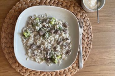 Italian Rice with sausage and broccoli. (Risotto Salsiccia and broccoli.)