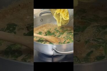 Pasta shrimp, spinach, milk best Italian style #viral #video