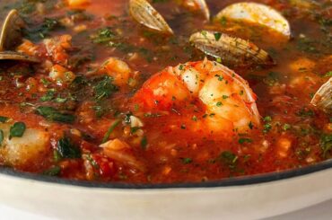 Seafood Feast in a Tomato and White Wine Sauce #shorts #seafood #trending