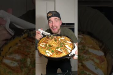 Buffalo chicken Alfredo - A really traditional Italian recipe #pasta #onepan #onepot #onepanmeal