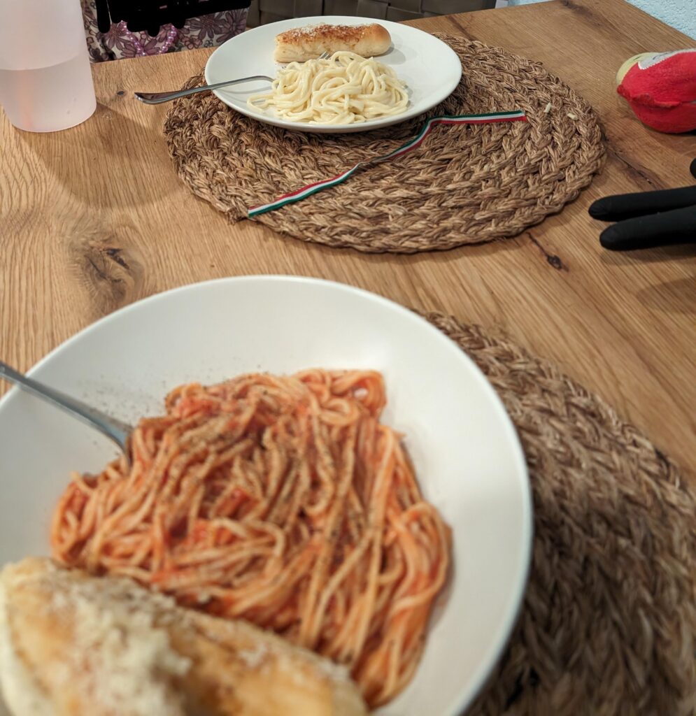 Fresh spaghetti Fresh spaghetti