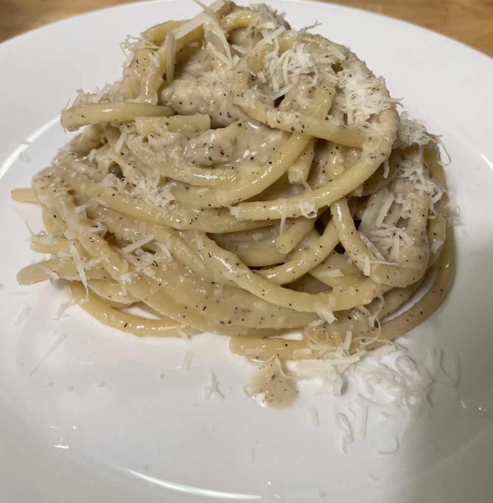 Bucatini cacio e pepe