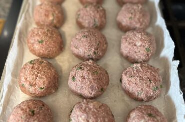 My first post here, these are my meatballs