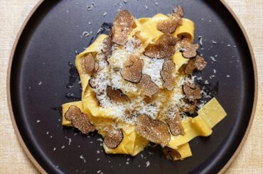 Fresh Burgundy truffle with pappardell and butter sauce