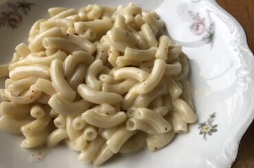 I got a new 4.5mm bucatini die so I threw a cutter on and ran some fat Kraft style macaroni with buttermilk cheddar cheese and gochugaru.