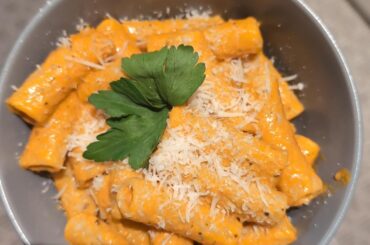 Best homemade spicy vodka sauce I've ever had I was gonna add meat but forgot to thaw lmao