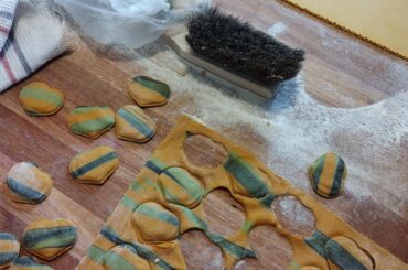 Look this beautiful pasta heart. Do you like them? I wanna makeyou some🙈💖