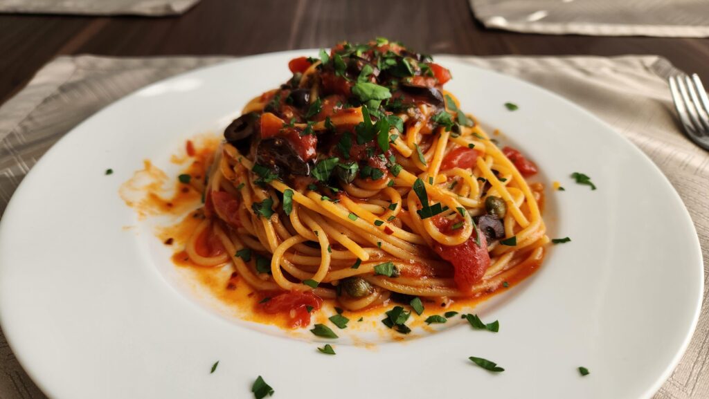 Did someone say Pasta alla Puttanesca 😈?