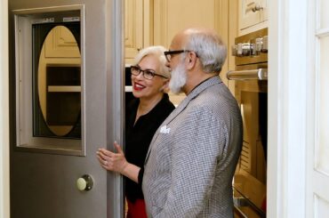 Extravagant Spaces: The Arizona Villa Imported from Italy