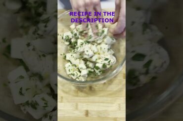 Cheesy Garlic Pull Aparts #shorts #food #cooking #cheese #rolls #dinner #honeyimahomechef