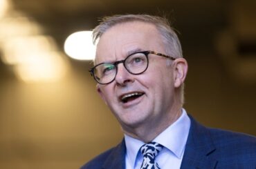 PM wine and dines partner at Italian restaurant before proposing