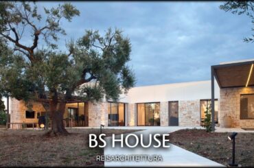 Smart Courtyard House in a Bucolic Landscape | BS House