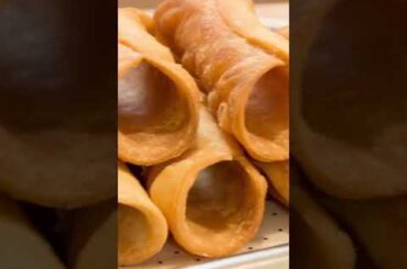 Sicilian CANNOLI - Simply Delicious #cannoli #italy #recipe