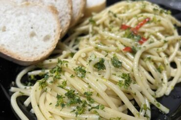 Spaghettoni aglio, olio, e peperoncino