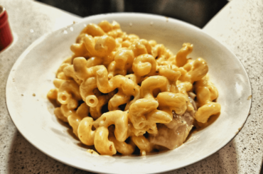 Mac & Cheese: Swiss, Gouda, Cheddar, Shallots, Garlic Butter, BBQ Spice, Sodium Citrate