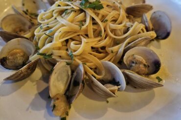 Linguine with clams