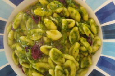 almond shells (pasta) con cime di rapa e peperoni cruschi