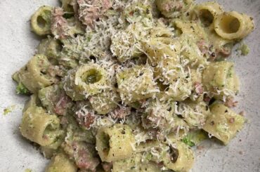 Salsiccia and broccoli.