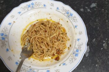 I made Pasta Aglio e Olio for the first time. (Portion looks small because I had a little left over)