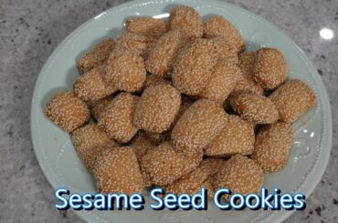 Italian Grandma Makes Sesame Seed Cookies (Reginelle)