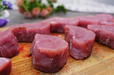 Eine Hausfrau aus Italien hat mir beigebracht, wie man Schweinefilet so zubereitet! Sehr lecker!