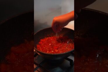 Easiest Shakshuka #cooking #africanfood #tomato #egg #easyrecipe #eggrecipe #tomatorecipe #shorts