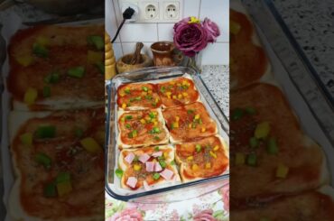 Cea mai rapida pizza este gata in 15 minute #pizza  #shorts  #recipes