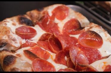 Inside a Greenpoint spot serving pillowy pizza, ‘weird’ wine & cheeseboards | New York Live TV