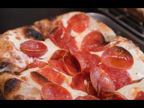 Inside a Greenpoint spot serving pillowy pizza, ‘weird’ wine & cheeseboards | New York Live TV Inside a Greenpoint spot serving pillowy pizza, ‘weird’ wine & cheeseboards | New York Live TV