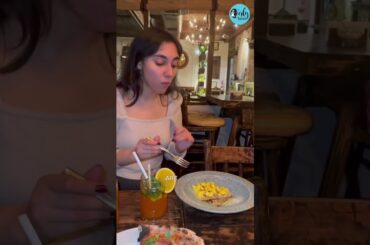 This Italian chef in Delhi makes the best Italian pizza | Curly Tales #shorts