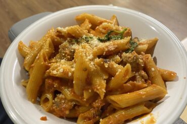 Penne alla vodka (w/ sausage)