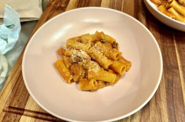 I bought into the TikTok hype and made the Pasta alla Zozzona and…wow. It’s insane.