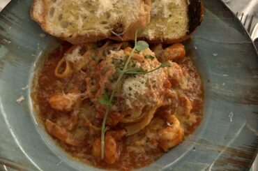 I often ask for marinera sauce, although I don’t think that’s precisely what they give me, any guesses?