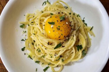 Garlic Butter Spaghetti w/ Yolk